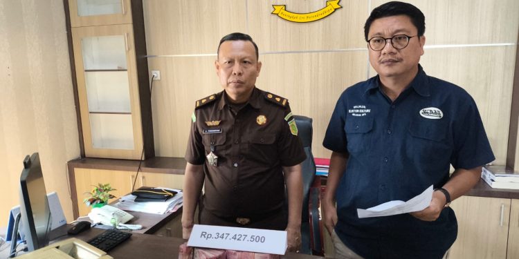 Korupsi Dana BOS SMPN 17: Mantan Kepsek Kembalikan Rp347 Juta, Bendahara Masih Nunggak Rp796 Juta