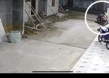 Motor Digasak, Aksi Pelaku Terekam Kamera CCTV
