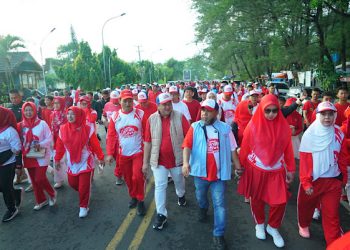 Ribuan Warga Bengkulu Ikuti Doa Akbar dan Jalan Sehat Merah Putih di Sport Center