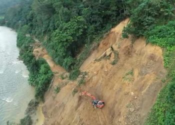 Foto Udara Perlihatkan Longsor Dahsyat di Ulu Manna, Jalan Lintas Manna–Pagar Alam Lumpuh Total