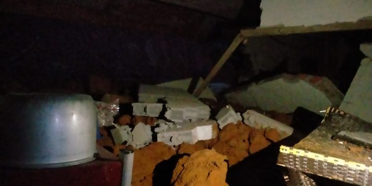 Hujan Deras Picu Longsor di Bengkulu Utara, 1 Unit Rumah Rusak Berat, Seorang IRT Terluka