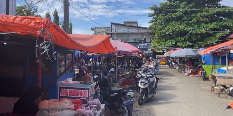 Harga Sayur di Pasar Ampera Melonjak Naik, Imbas Longsor Lintas Manna-Pagar Alam