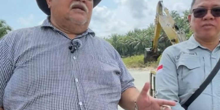 Jalan Desa Sukarami Diperbaiki, Bupati Apresiasi Gotong Royong Masyarakat