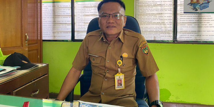 935 Penerima BPNT Terima KKS dan Buku Tabungan dari Dinsos Bengkulu Selatan