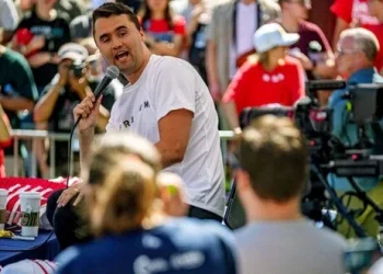 Charlie Kirk Aktivis AS Meninggal Dunia Usai Ditembak, Peluru Tembus Leher