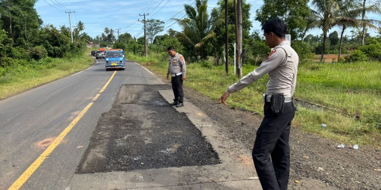 Ibu Hamil Meninggal Dunia Usai Tabrak Lubang Galian Jalan di Seluma