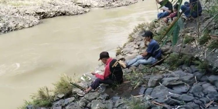 Tim SAR BPBD Perluas Pencarian Bocah Tenggelam di Sungai Musi, Paranormal Turut Turun Tangan