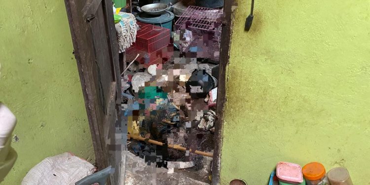 Korban saat ditemukan meninggal dunia di rumahnya.