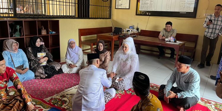 Polres Bengkulu Selatan Fasilitasi Prosesi Akad Nikah Tahanan di Dalam Sel