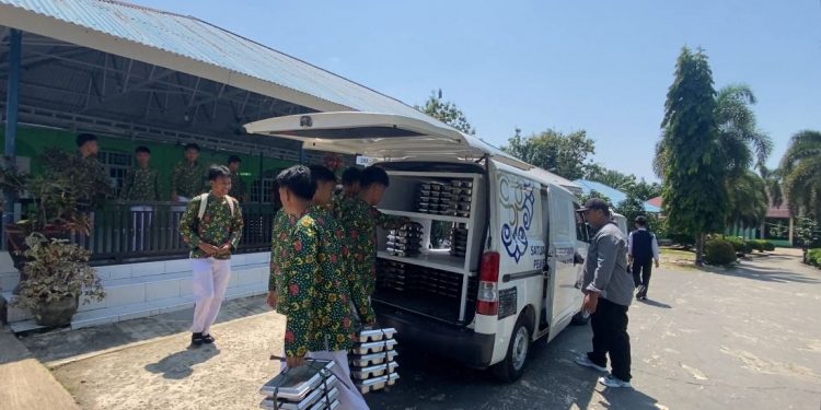 Siswa SMAN 1 Bengkulu Selatan Antusias Sambut Program MBG, Kasus Nasi Goreng Basi Jadi Evaluasi