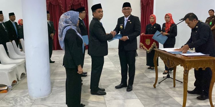 Bupati Seluma Lantik Pejabat Baru Eselon II, Kominfo dan BKD Alami Pergantian