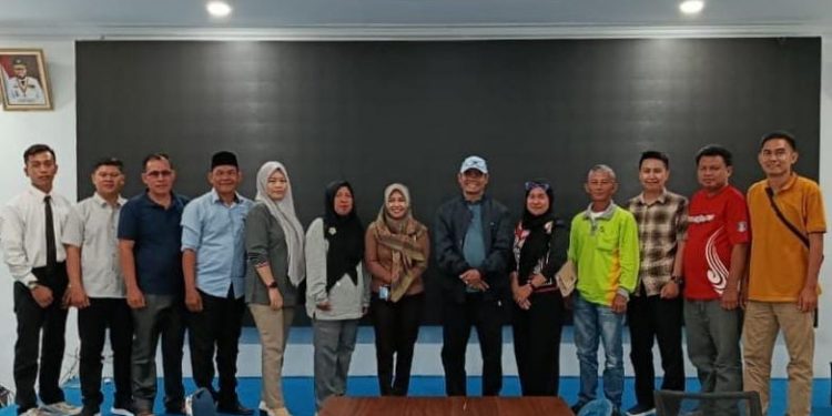 Guru Honorer dan Staf Pendidik Minta Kenaikan Insentif, Gubernur Helmi Hasan Akomodir di 2026