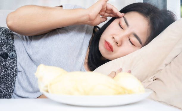 Makan Banyak Bisa Bikin Gemuk, Ketahui 5 Efek Samping Konsumsi Buah Durian Berlebihan