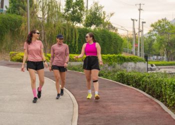 Jangan Asal-asalan! Ini Dia Pilihan Waktu Terbaik untuk Olahraga Jalan Kaki