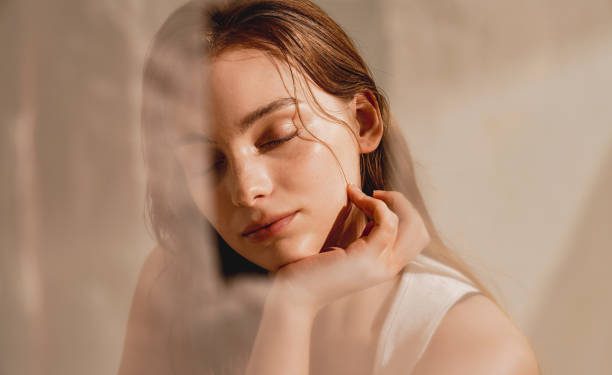 5 Pemicu Penuaan Dini di Usia 20 Tahun, Begadang Salah Satunya