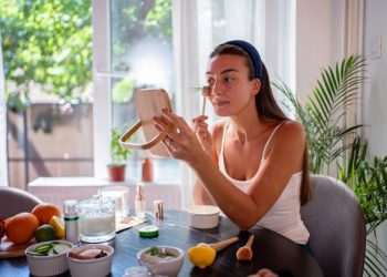 Jadikan Madu Sebagai Bahan Alami Dunia Kecantikan! Ini Dia Manfaat yang Bisa Dirasakan Kulit