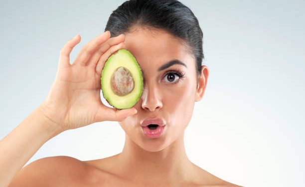 Mau Dapatkan Wajah Bersinar Tanpa Noda? Coba Gunakan Masker Alpukat Ini, Dijamin Glowing dengan Cepat