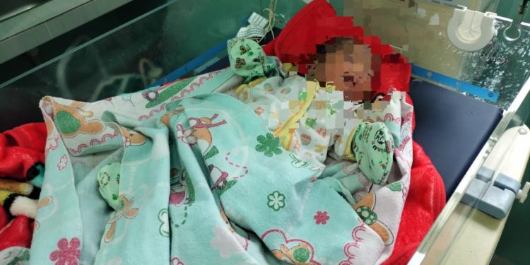 Masih Merah, Usia Bayi Perempuan di Dalam Kardus Diperkirakan Baru 1 Hari