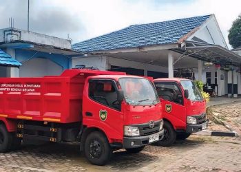 Armada Baru DLHK Bengkulu Selatan Diresmikan, Dua Mobil Sampah Mulai Beroperasi