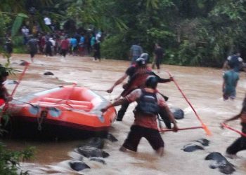 Dua Hari Pencarian, Warga Hanyut di Sungai Air Simpang Seluma Belum Ditemukan