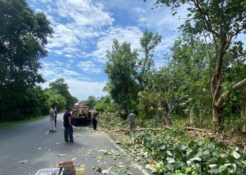 Aksi Jumat Bersih, Wabup dan Pemkab Bengkulu Selatan Turun Bersihkan Jalan Padang Panjang