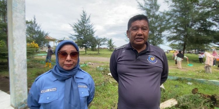 Peringati HUT KKP ke-26, DKP Bengkulu Selatan Gelar Aksi Bersih Pantai dan Penanaman Pohon