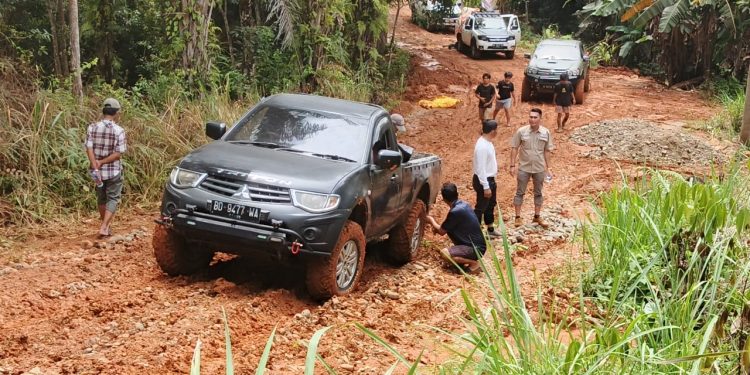Imbas Jalan Rusak, Harga Sembako dan Material di Tiga Desa Melonjak Dua Kali Lipat