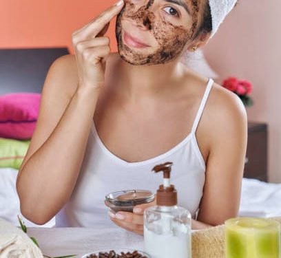 Cegah Tanda Penuaan Dini dengan Masker Biji Kopi, Ini Manfaatnya untuk Kecantikan Kulit