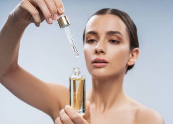 Intip Disini Rekomendasi Serum untuk Atasi Kulit Kusam, Otewe Glowing Hitungan Detik