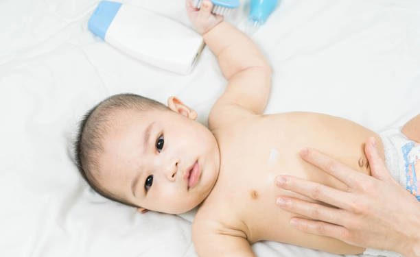 Bunda Wajib Tahu! Ini 6 Penyebab Umum Keringat Dingin pada Bayi