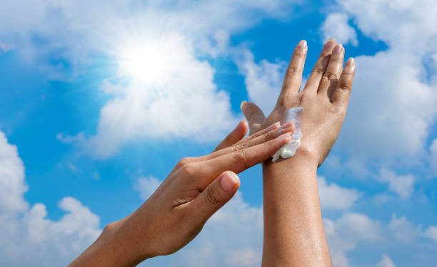 Ini Cara Tepat Lindungi Diri dari Sinar UV, Utamakan Pakai Sunscreen