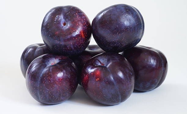 Ketahui, Sederet Efek Samping Konsumsi Buah Plum Secara Berlebihan, Salah Satunya Timbul Masalah Pencernaan!