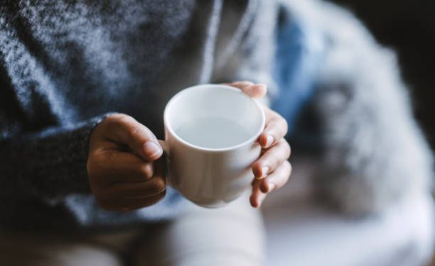 Mengulik Serangkai Fakta dan Mitos Tentang Air Hangat, Benarkah Ampuh Atasi Segala Penyakit? Cek Jawabannya!