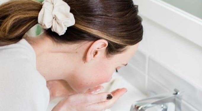 Cek Caranya di Sini! Cukup Gunakan Minyak Kelapa, Bisa Mengatasi Kerutan di Wajah