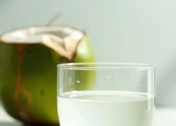 Rambut Sehat Alami, Ini Manfaat Lain Konsumsi Air Kelapa yang Perlu Diketahui