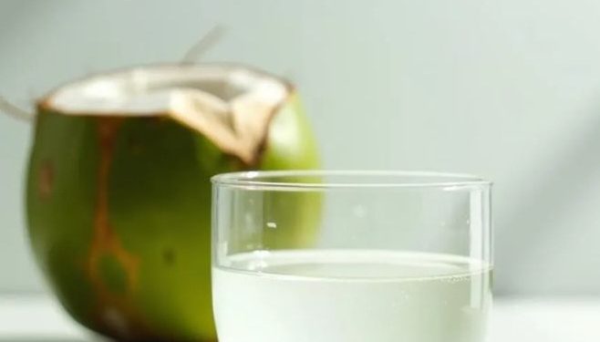 Rambut Sehat Alami, Ini Manfaat Lain Konsumsi Air Kelapa yang Perlu Diketahui