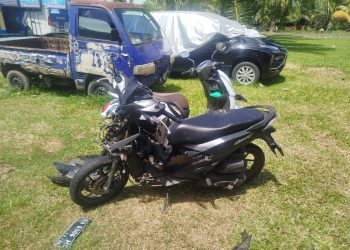 Diduga Mengantuk, Avanza Tabrak Motor di Pasar Manna