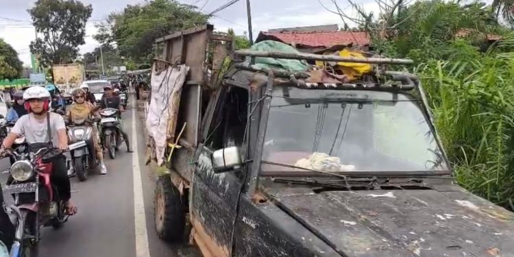 Hilang Kendali, Pemilik Bengkel di Bengkulu Tewas Ditabrak Mobil Pengangkut Sampah