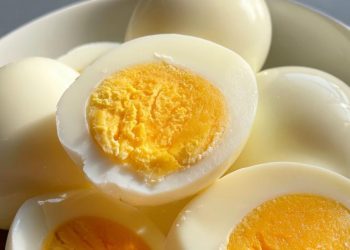 Makan Berlebihan Bisa Memicu Alergi, Cek Efek Samping Konsumsi Telur di Sini