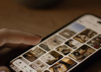 Perlu Tahu, Cara untuk Terhindar dari Radiasi HP, Coba Lakukan Hal Ini