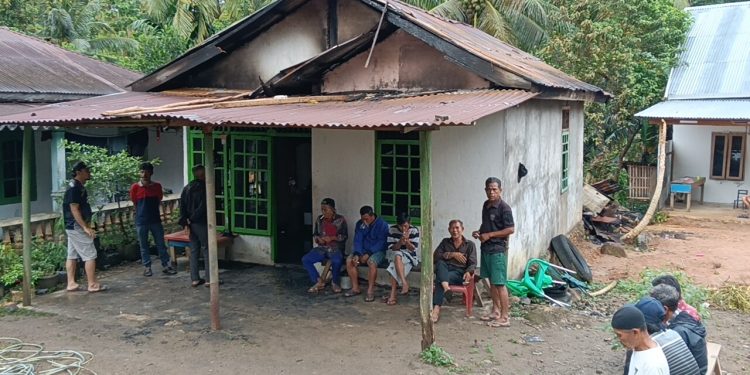 Rumah Warga di Desa Taba Teret Ludes Terbakar, 2 Unit Sepeda Motor Ikut Terlalap Api