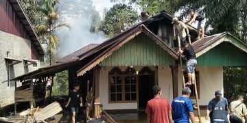 Rumah Warga Terbakar di Argamakmur, Diduga Akibat Konsleting Listrik