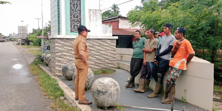 Dorong Penataan Kota, DLHK Bengkulu Selatan Mulai Benahi Wajah Kota Manna