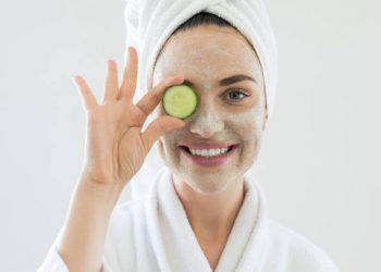 Bisa Atasi Sunbrun hingga Melembapkan Kulit, Cek Disini Khasiat Masker Mentimun untuk Kecantikan Kulit