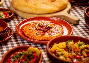 Makanan Pedas hingga Gorengan Wajib Dihindari saat Radang Tenggorokkan, Ini Penjelasannya!