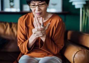 Apa Itu Penyakit Osteoporosis? Yuk, Kenali Lebih Jauh, Ini Penjelasannya!