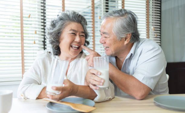 Konsumsi Susu Baik untuk Kelompok Lanjut Usia, Cek Manfaatnya untuk Kesehatan Tubuh