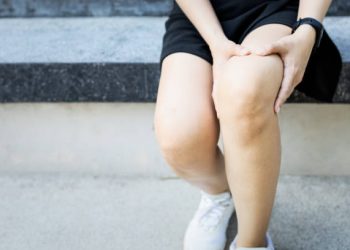 Ini Dia 5 Cara Mudah Atasi Kesemutan dengan Cepat, Terapkan Ubah Posisi Tubuh