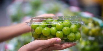 Bahaya Nih! Jangan Abaikan 6 Efek Samping Konsumsi Anggur Hijau Berlebihan, Bikin Sakit Perut