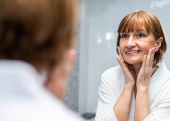 Ada 6 Rekomendasi Sabun Cuci Muka yang Cocok untuk Wajah Beruntusan, Salah Satunya Hada Labo